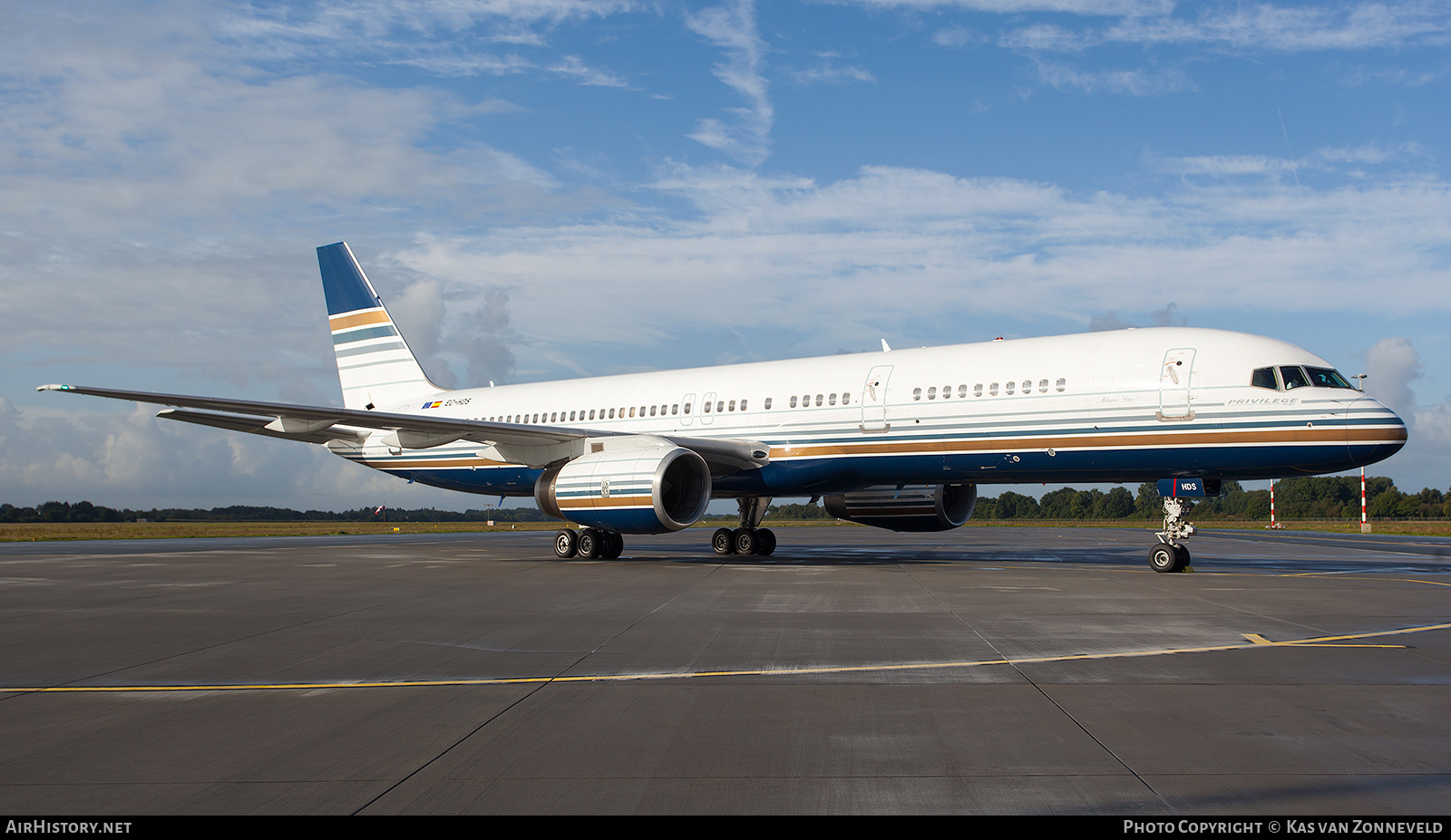 Aircraft Photo of EC-HDS | Boeing 757-256 | Privilege Style | AirHistory.net #244921