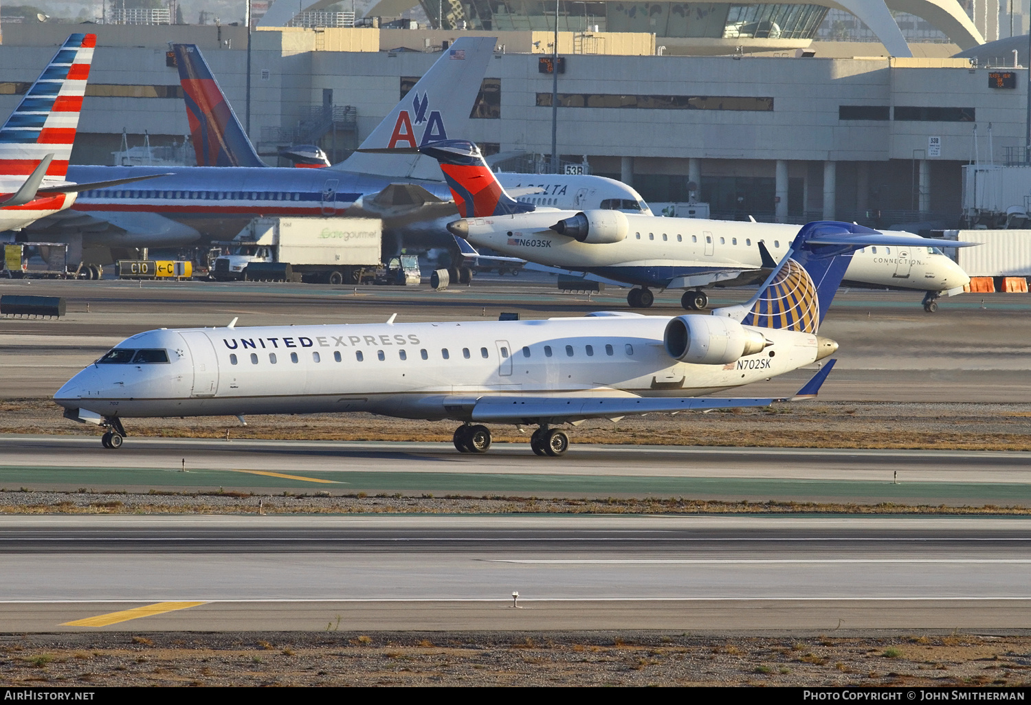 Aircraft Photo of N702SK | Bombardier CRJ-701ER (CL-600-2C10) | United Express | AirHistory.net #245052