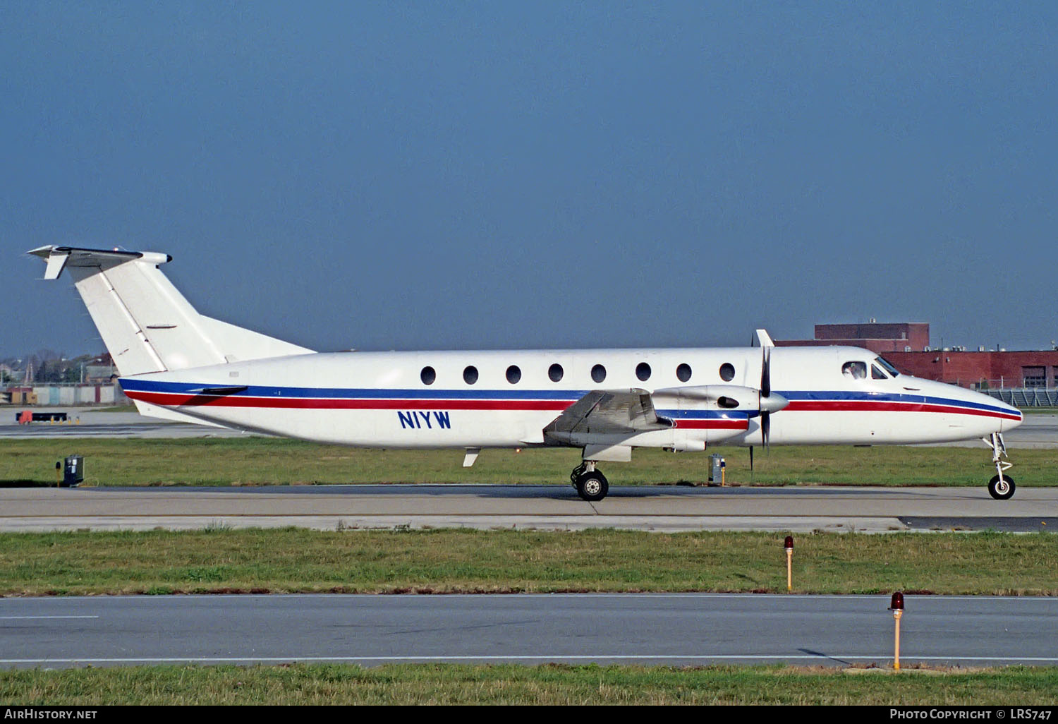 Aircraft Photo of N1YW | Beech 1900C | Direct Air | AirHistory.net #245063