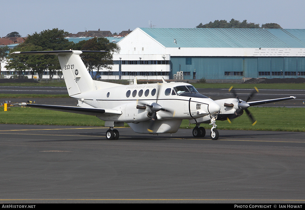 Aircraft Photo of 92-3327 / 23327 | Beech C-12R Huron (B200C) | USA - Air Force | AirHistory.net #245225