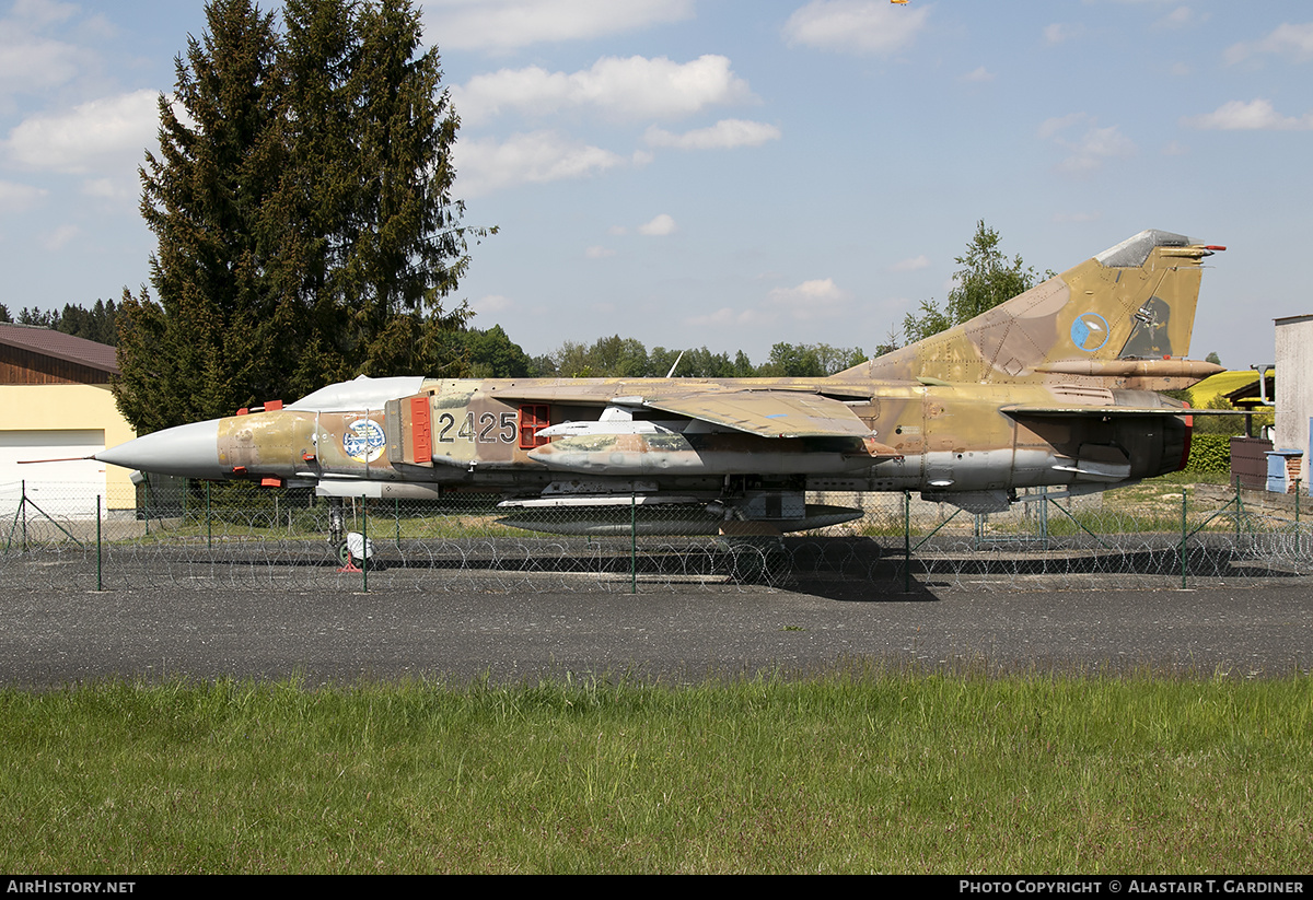 Aircraft Photo of 2425 | Mikoyan-Gurevich MiG-23ML | Czechia - Air Force | AirHistory.net #245270