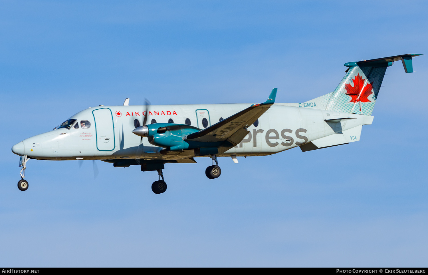 Aircraft Photo of C-GMGA | Raytheon 1900D | Air Canada Express | AirHistory.net #245489