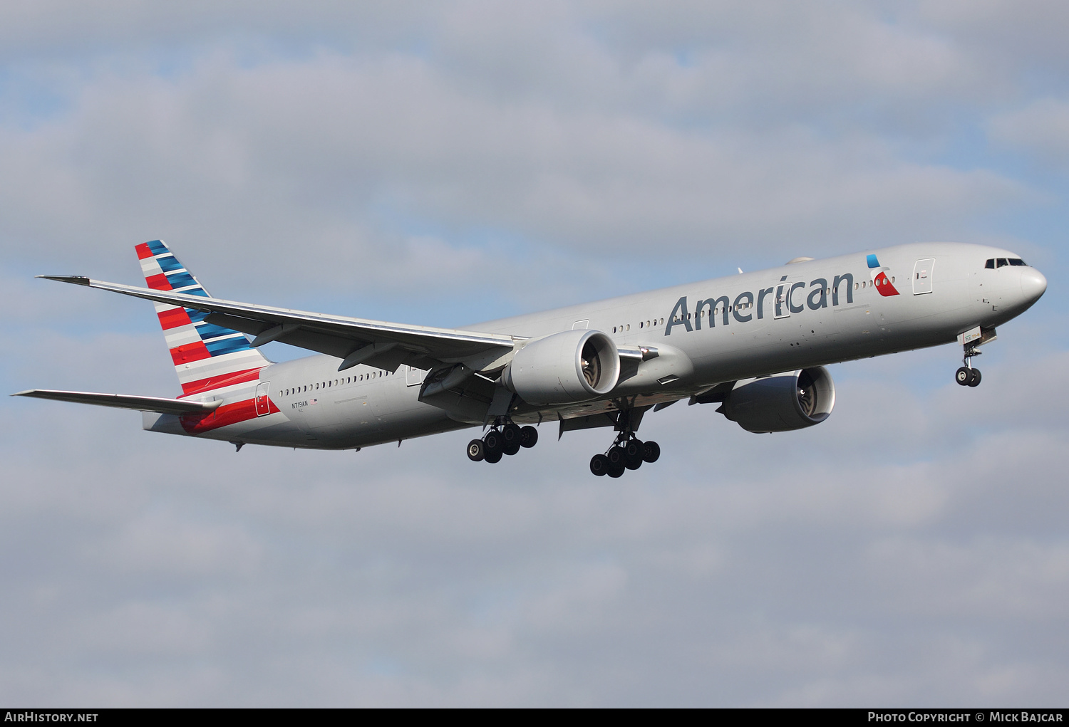 Aircraft Photo of N719AN | Boeing 777-323/ER | American Airlines | AirHistory.net #245565