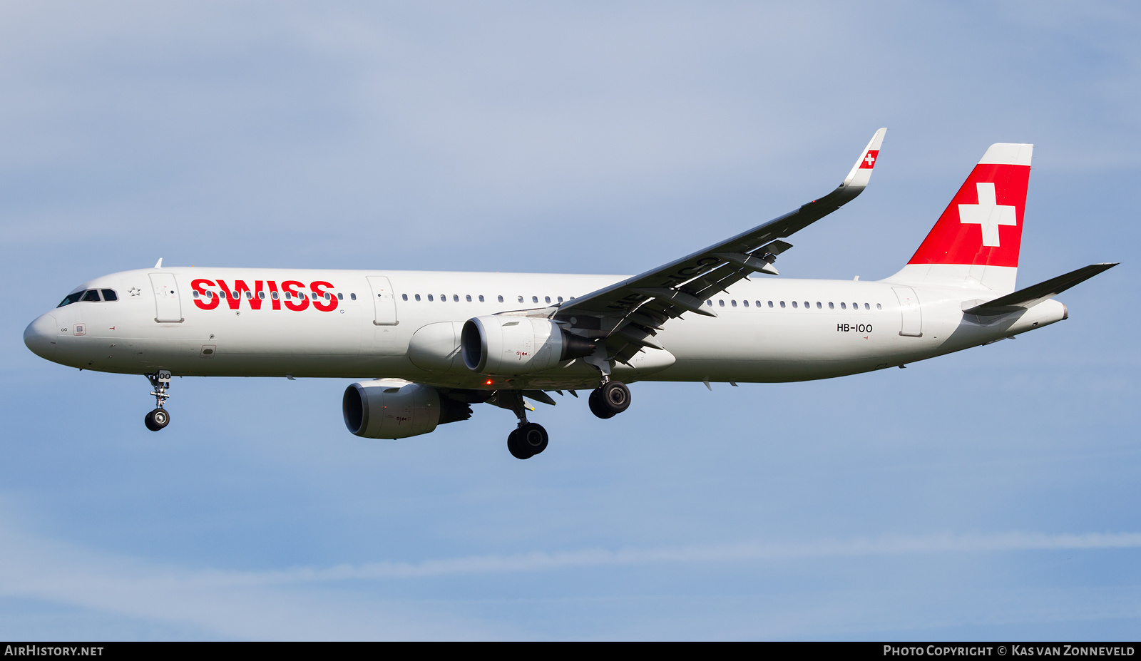 Aircraft Photo of HB-IOO | Airbus A321-212 | Swiss International Air Lines | AirHistory.net #245702