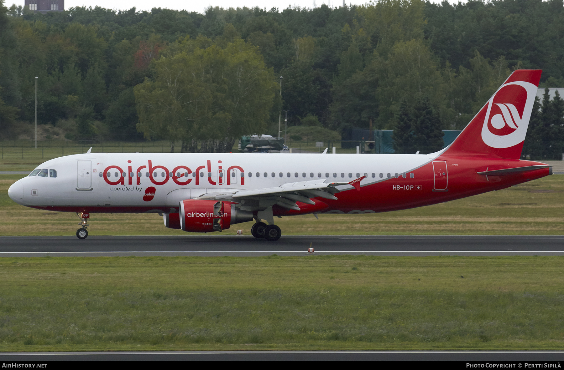 Aircraft Photo of HB-IOP | Airbus A320-214 | Air Berlin | AirHistory.net #245789