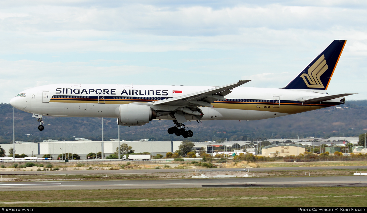 Aircraft Photo of 9V-SQM | Boeing 777-212/ER | Singapore Airlines | AirHistory.net #245984