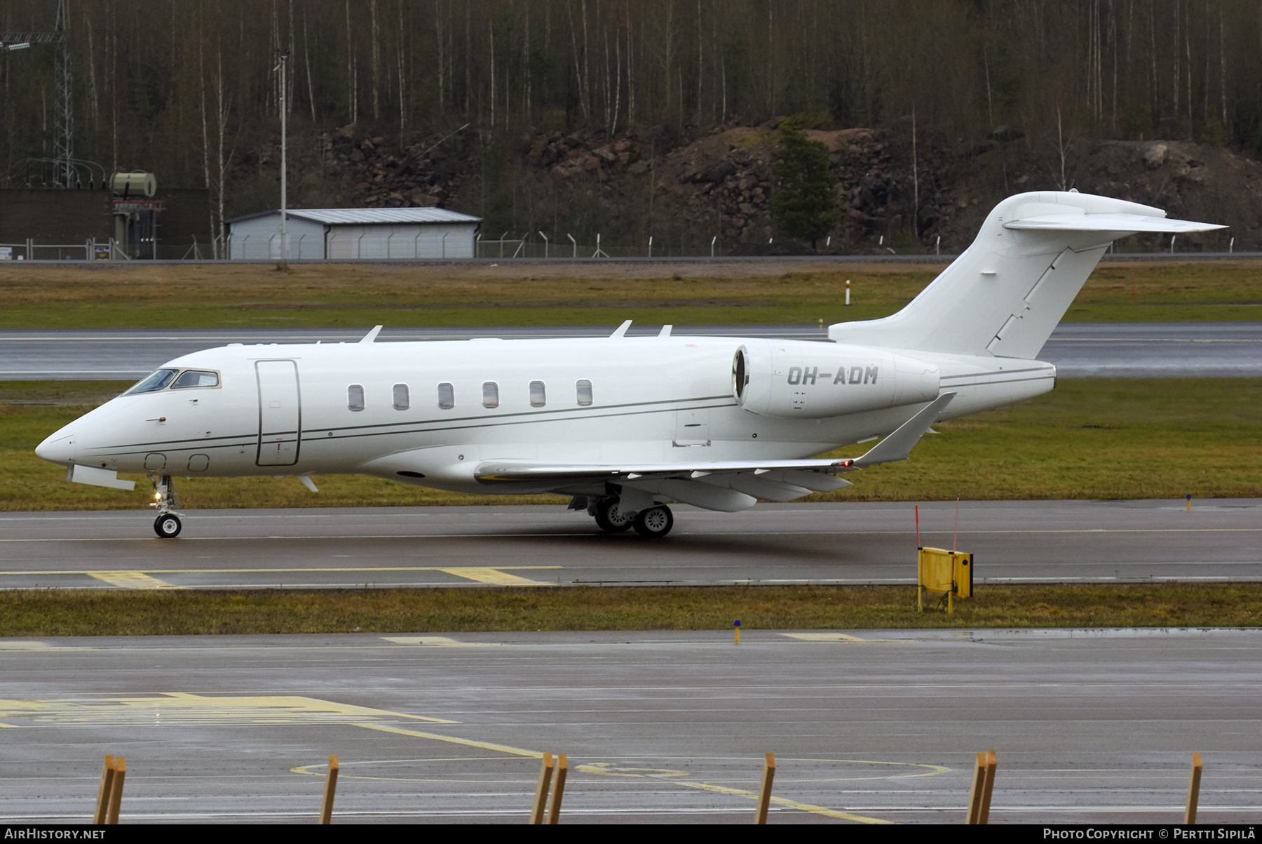 Aircraft Photo of OH-ADM | Bombardier Challenger 350 (BD-100-1A10) | AirHistory.net #246209