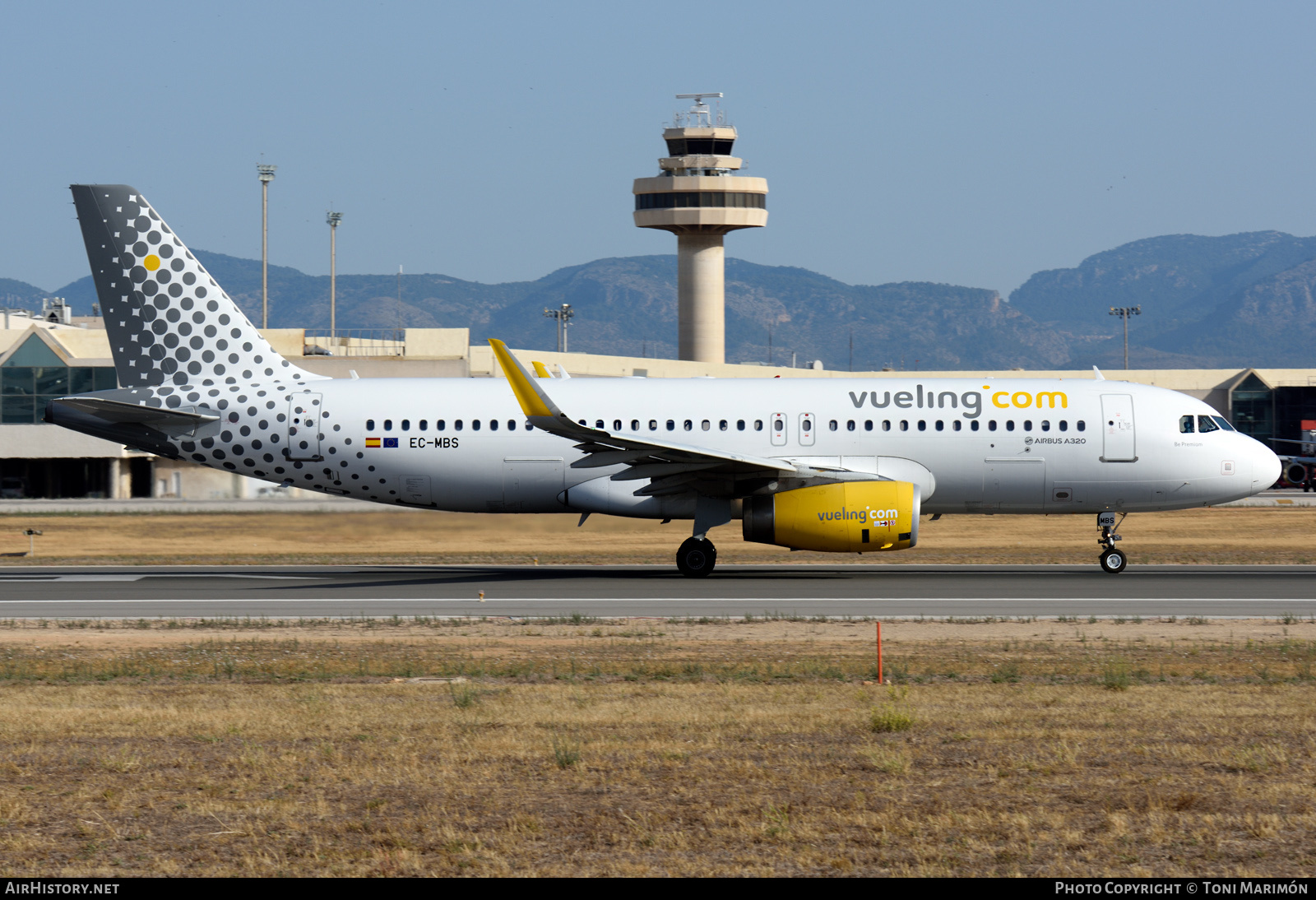 Aircraft Photo of EC-MBS | Airbus A320-214 | Vueling Airlines | AirHistory.net #246312
