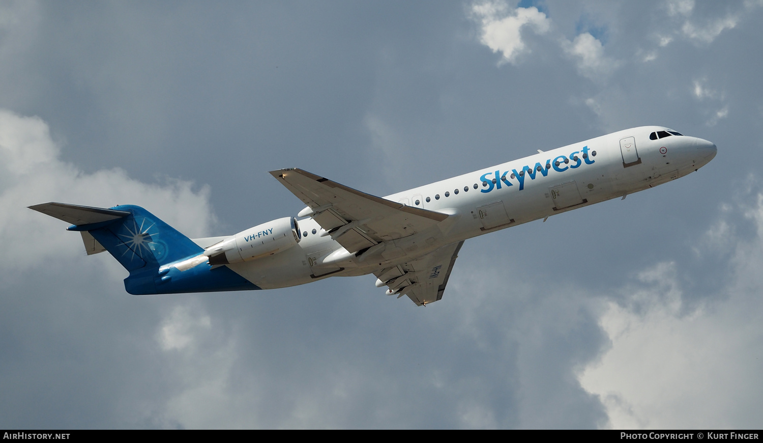 Aircraft Photo of VH-FNY | Fokker 100 (F28-0100) | Skywest Airlines | AirHistory.net #246396