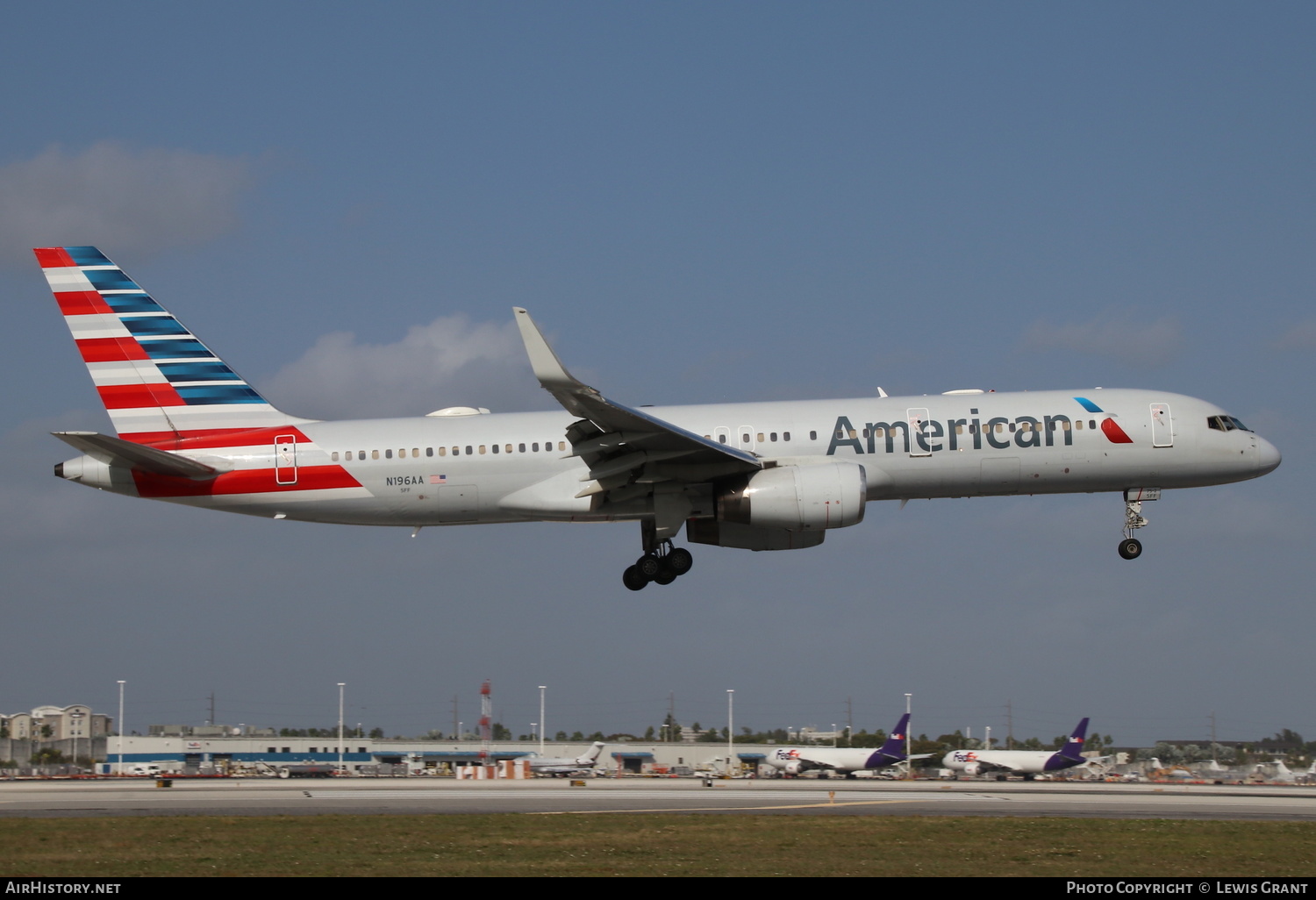 Aircraft Photo of N196AA | Boeing 757-223 | American Airlines | AirHistory.net #246438