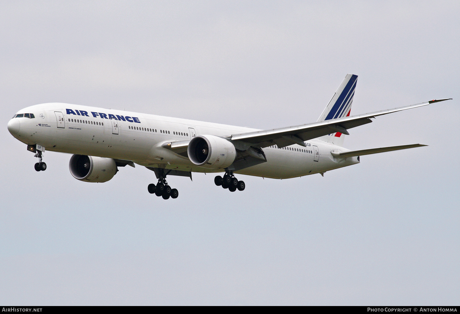 Aircraft Photo of F-GSQF | Boeing 777-328/ER | Air France | AirHistory.net #246491