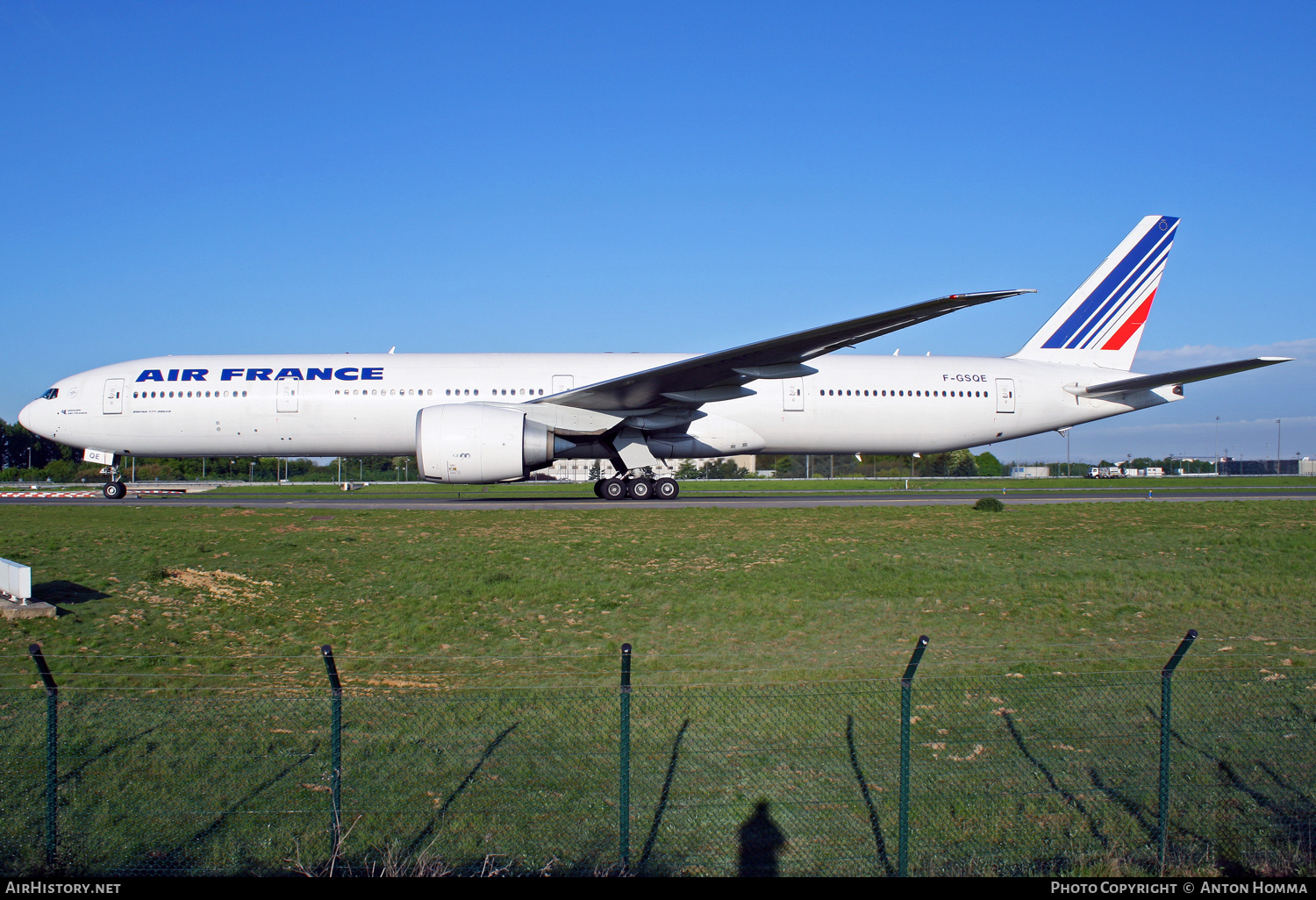 Aircraft Photo of F-GSQE | Boeing 777-328/ER | Air France | AirHistory.net #246496
