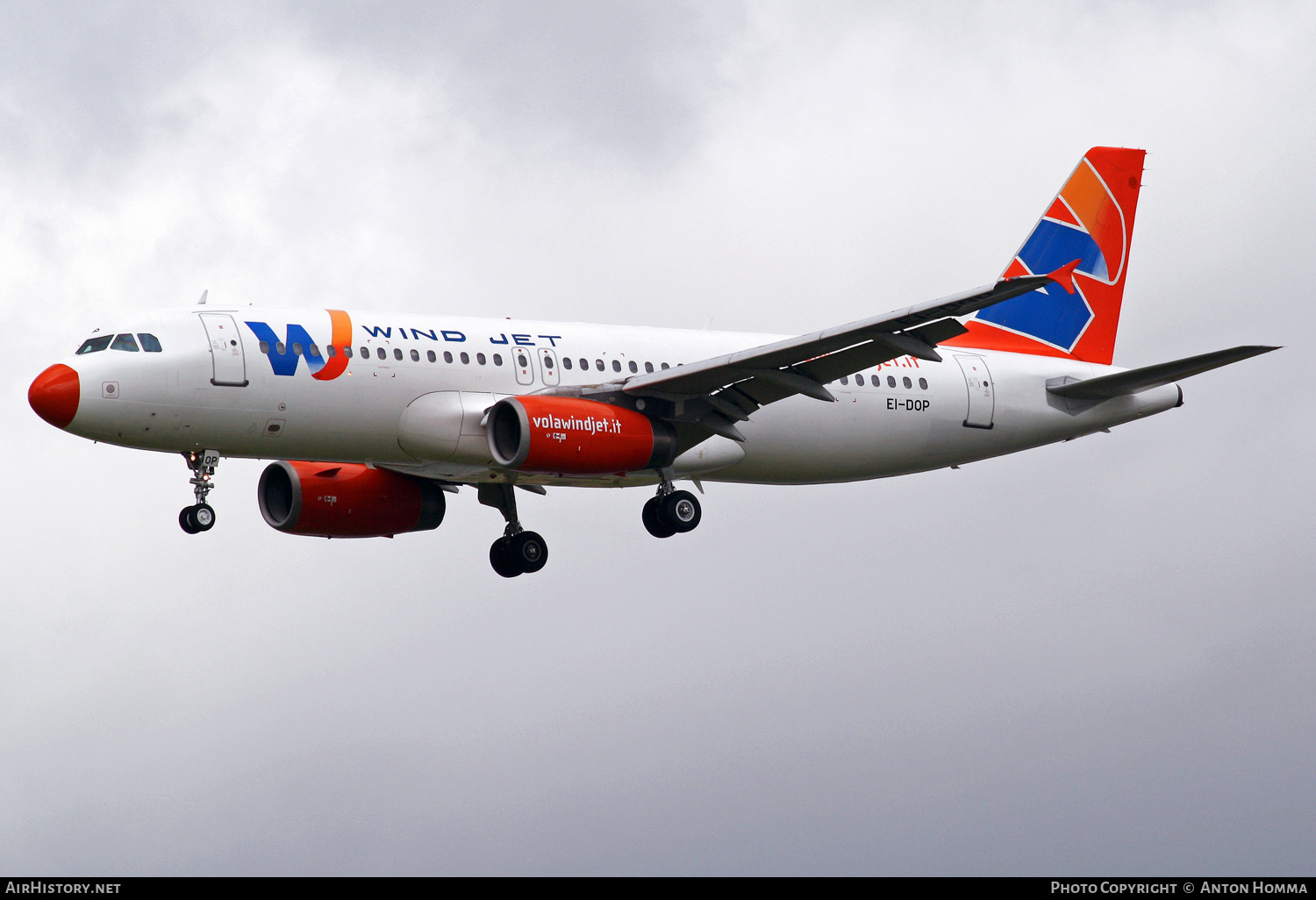 Aircraft Photo of EI-DOP | Airbus A320-232 | Wind Jet | AirHistory.net #246504