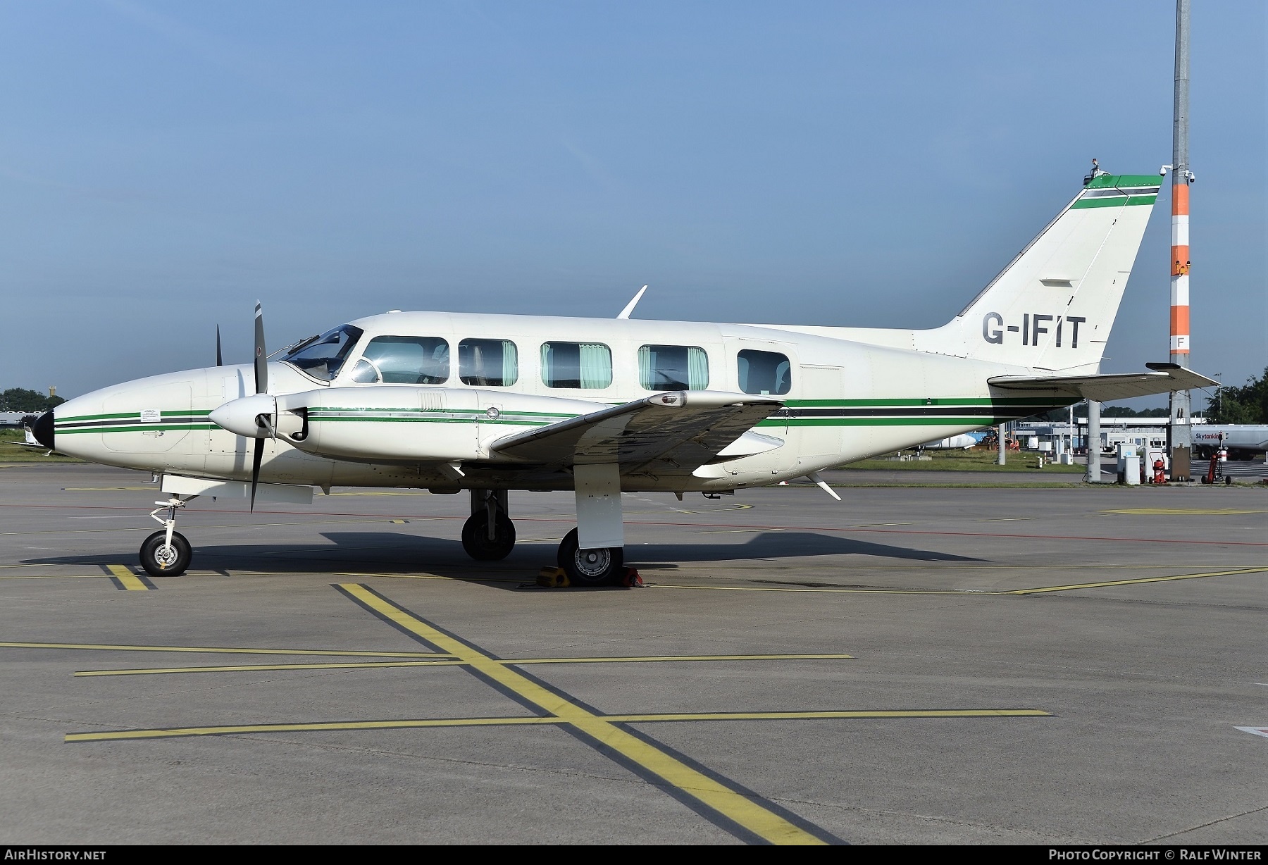 Aircraft Photo of G-IFIT | Piper PA-31-350 Chieftain | AirHistory.net #246535