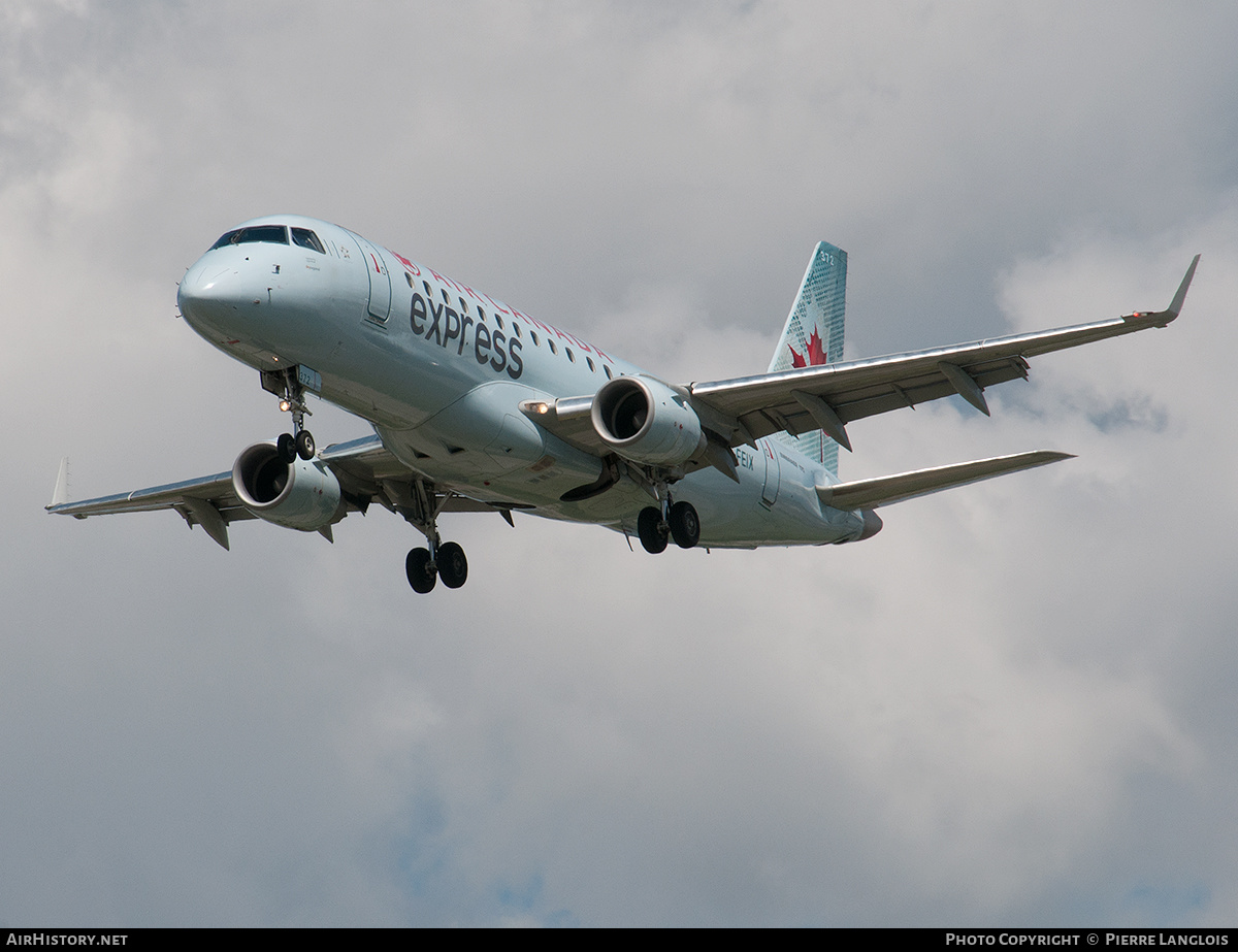 Aircraft Photo of C-FEIX | Embraer 175LR (ERJ-170-200LR) | Air Canada Express | AirHistory.net #246579