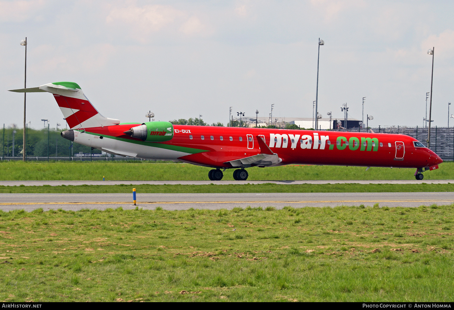 Aircraft Photo of EI-DUX | Bombardier CRJ-900ER (CL-600-2D24) | Myair | AirHistory.net #246612