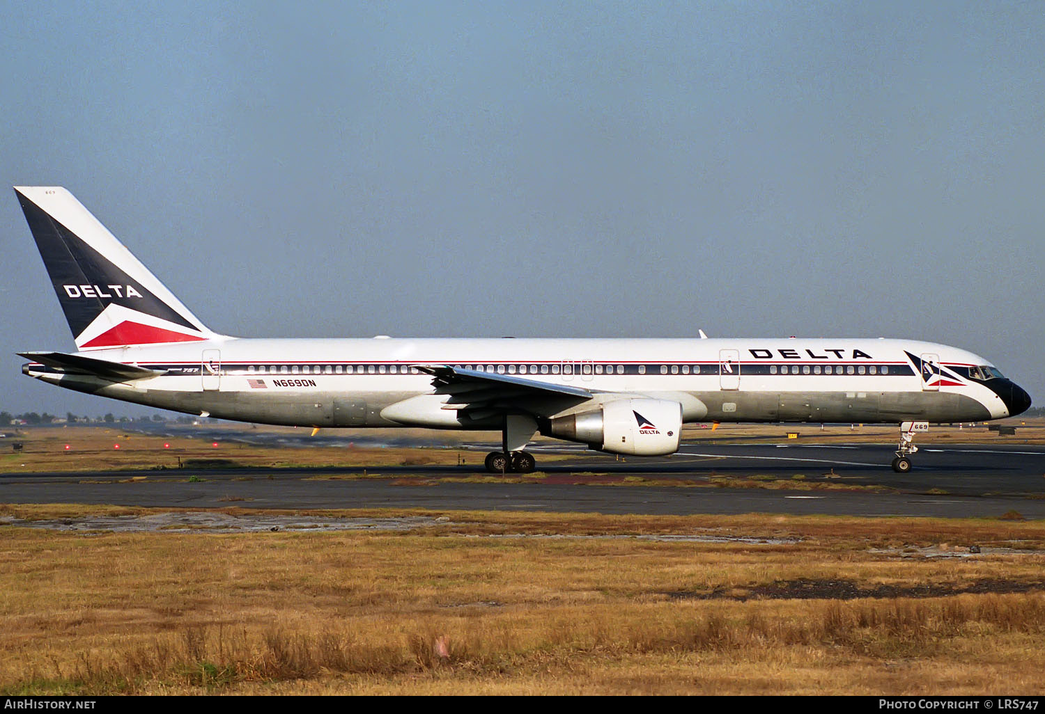 Aircraft Photo of N669DN | Boeing 757-232 | Delta Air Lines | AirHistory.net #246743