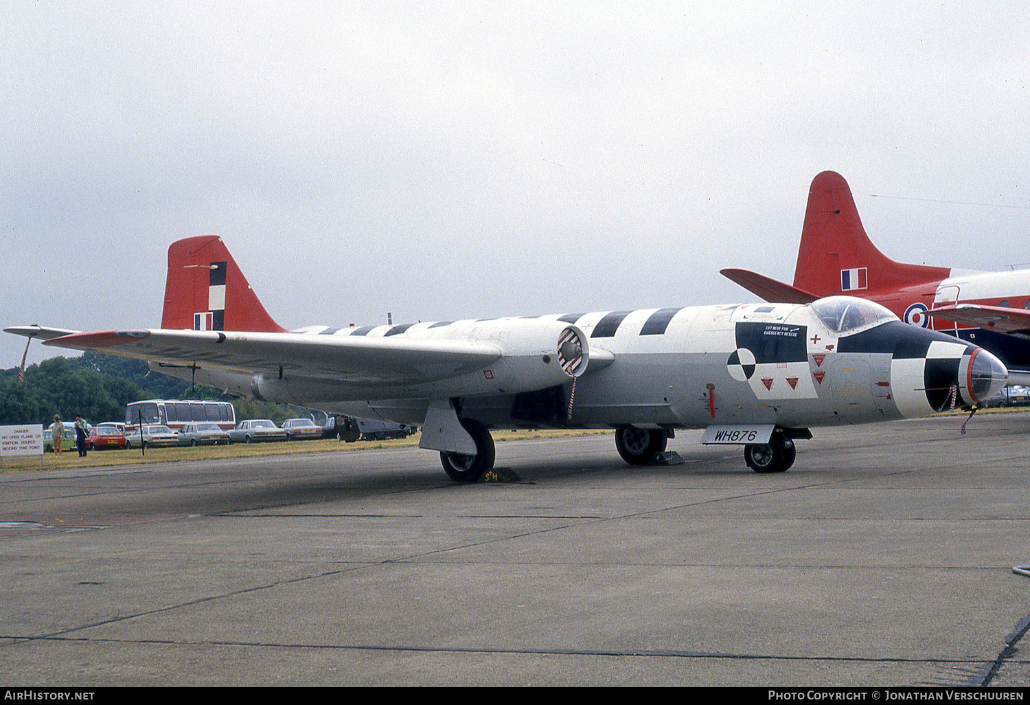 Aircraft Photo of WH876 | English Electric Canberra B2(mod) | UK - Air Force | AirHistory.net #246808