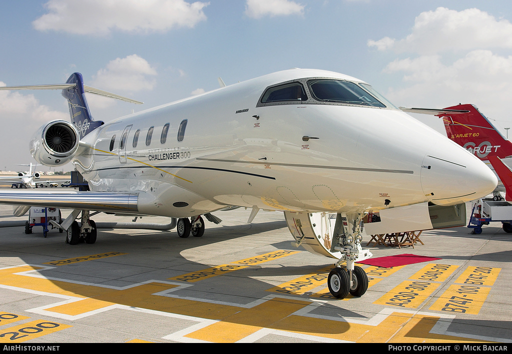 Aircraft Photo of N300BZ | Bombardier Challenger 300 (BD-100-1A10) | Bombardier | AirHistory.net #246898