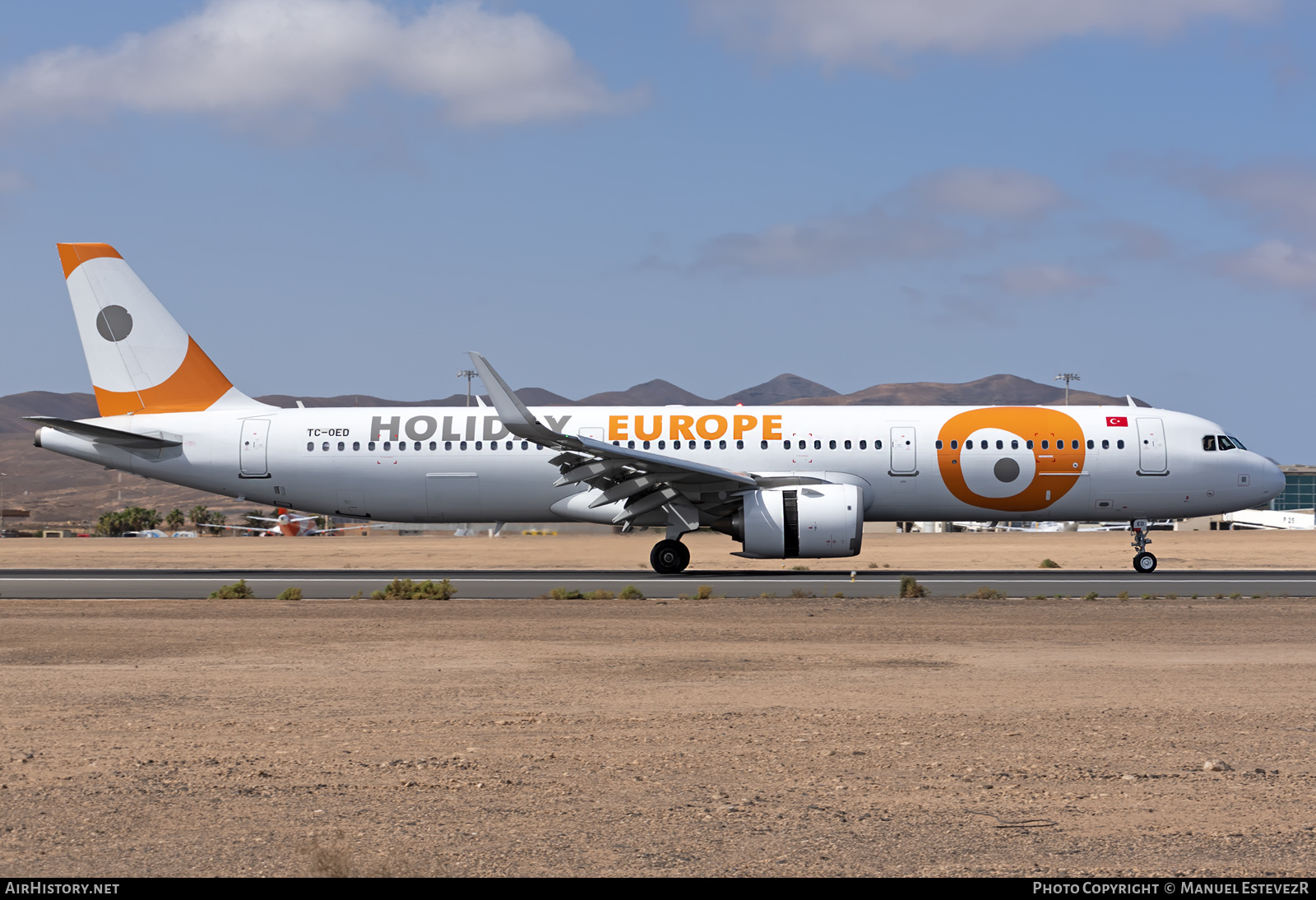 Aircraft Photo of TC-OED | Airbus A321-253N | Holiday Europe | AirHistory.net #246903