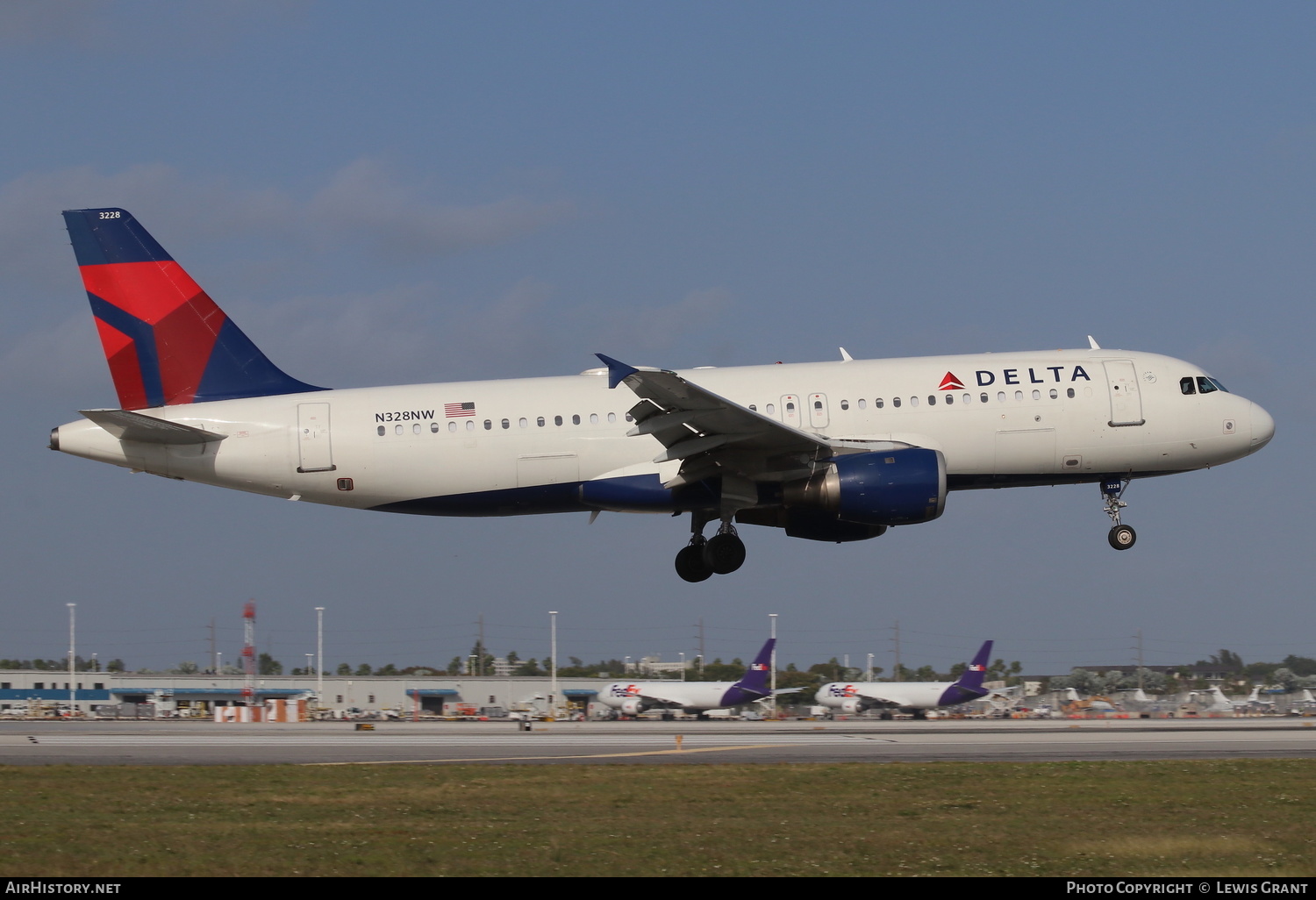 Aircraft Photo of N328NW | Airbus A320-211 | Delta Air Lines | AirHistory.net #246907