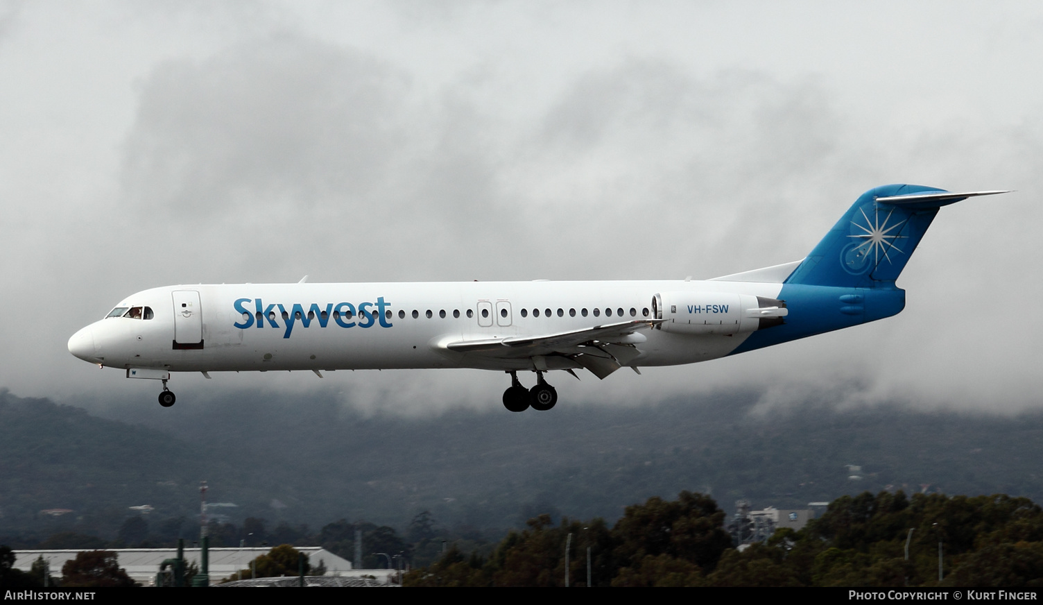 Aircraft Photo of VH-FSW | Fokker 100 (F28-0100) | Skywest Airlines | AirHistory.net #247012