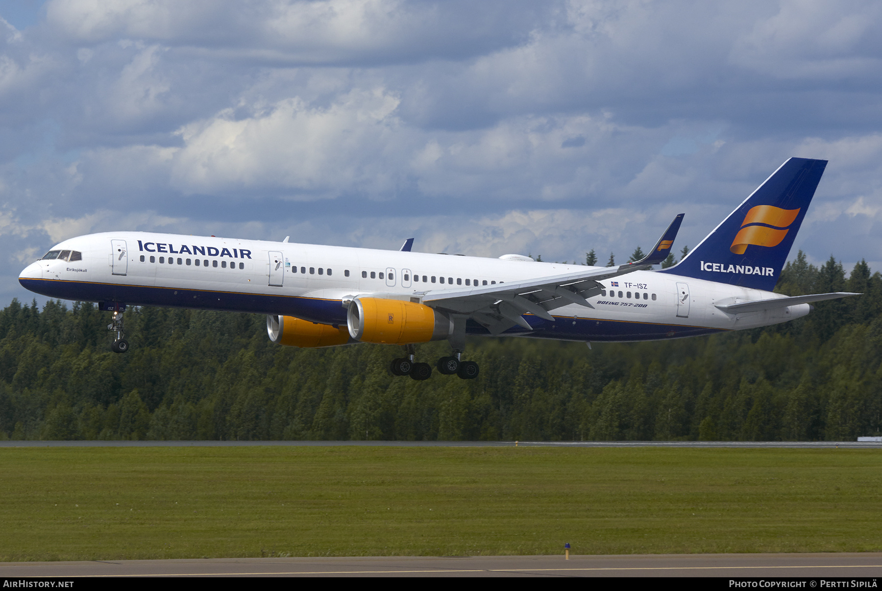 Aircraft Photo of TF-ISZ | Boeing 757-223 | Icelandair | AirHistory.net #247098