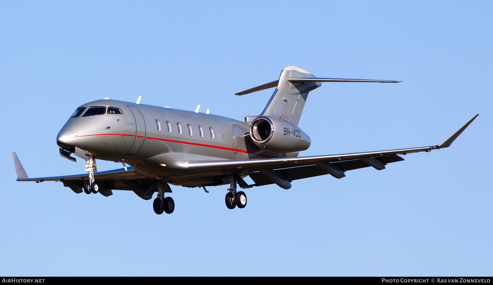 Aircraft Photo of 9H-VCC | Bombardier Challenger 350 (BD-100-1A10) | VistaJet | AirHistory.net #247304