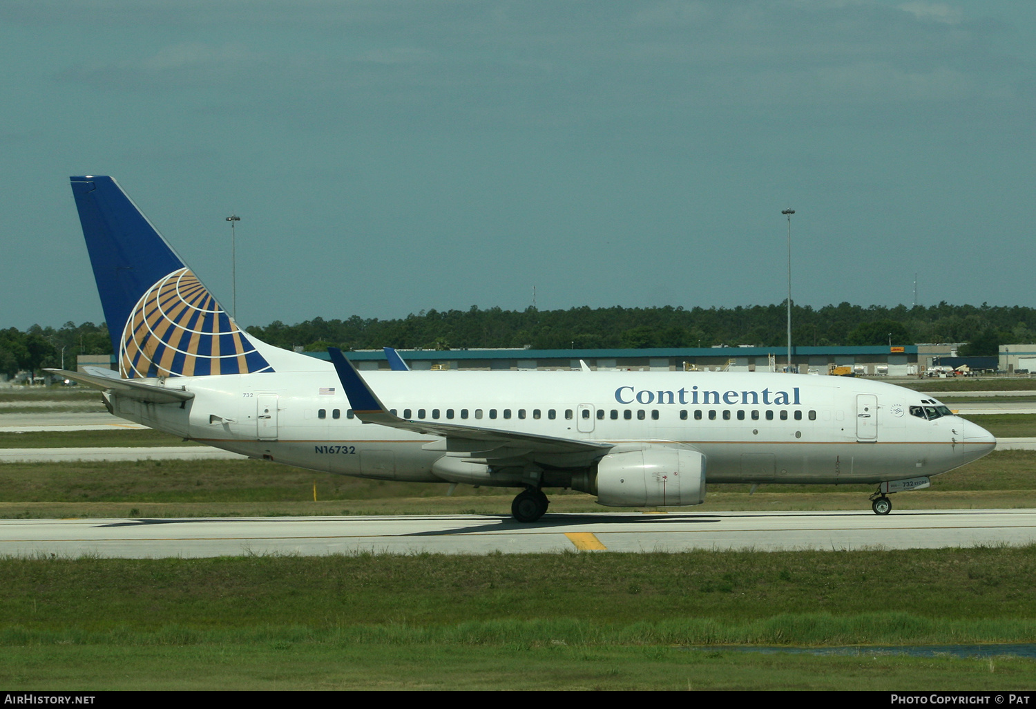 Aircraft Photo of N16732 | Boeing 737-724 | Continental Airlines | AirHistory.net #247351