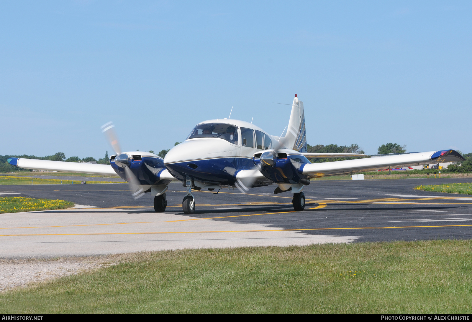 Aircraft Photo of N2146P | Piper PA-23 Apache | AirHistory.net #247361