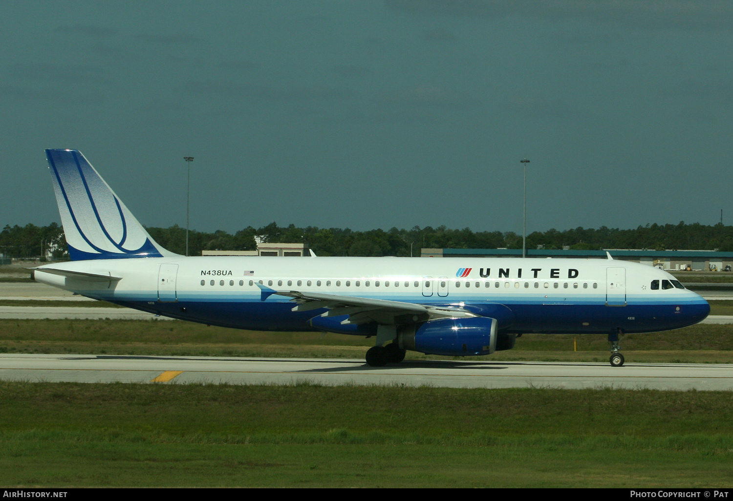Aircraft Photo of N438UA | Airbus A320-232 | United Airlines | AirHistory.net #247366