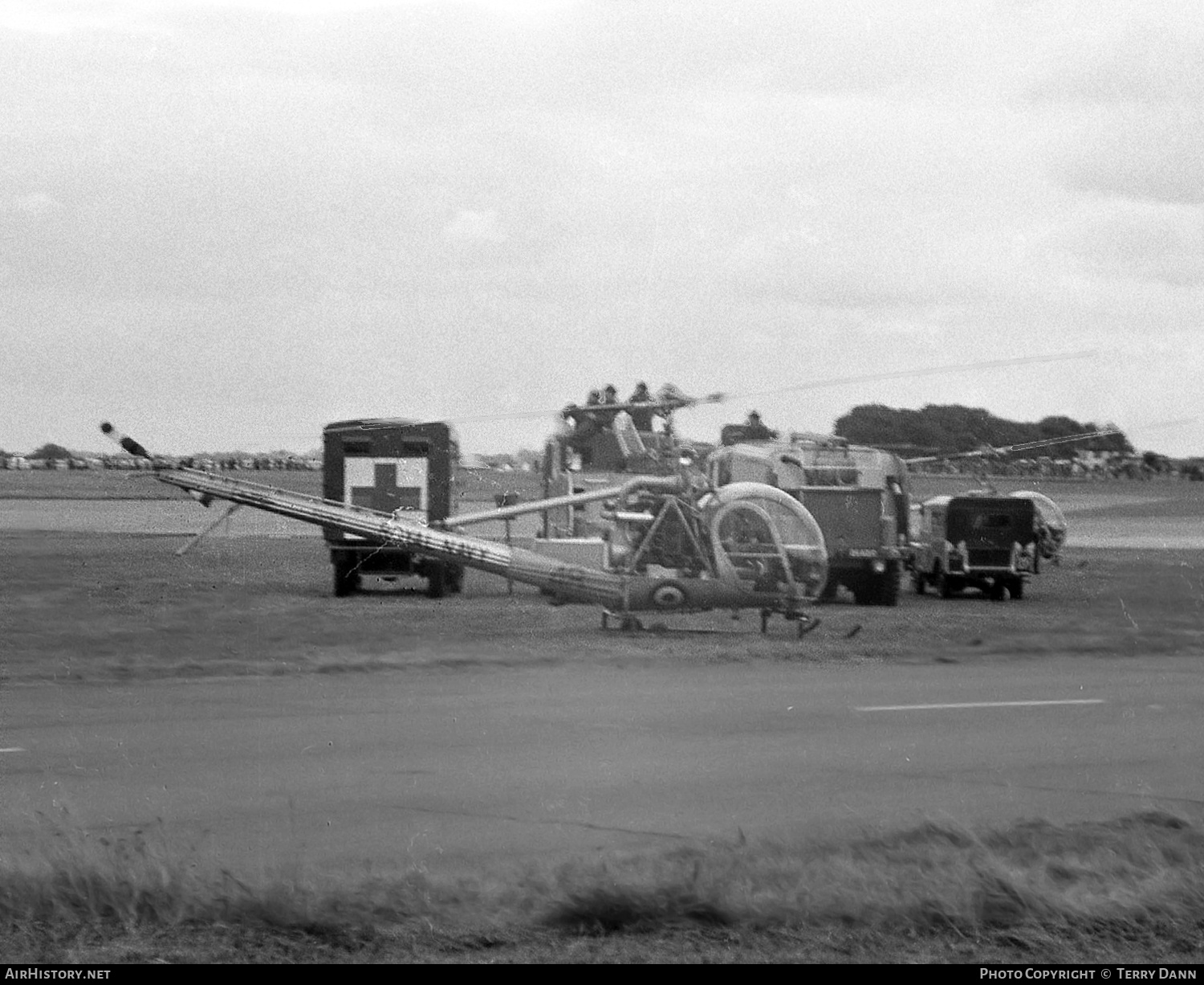 Aircraft Photo of XS169 | Hiller HT2 (UH-12E) | UK - Navy | AirHistory.net #247403