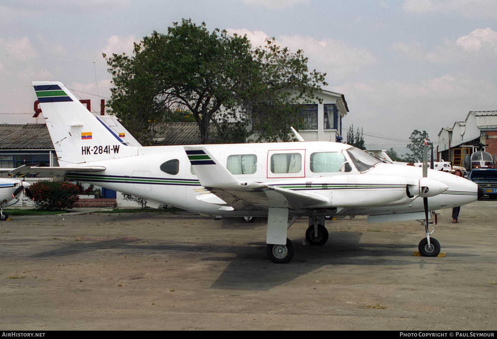 Aircraft Photo of HK-2841W / HK-2841-W | AICSA PA-31-325 Navajo C/R | AirHistory.net #247435