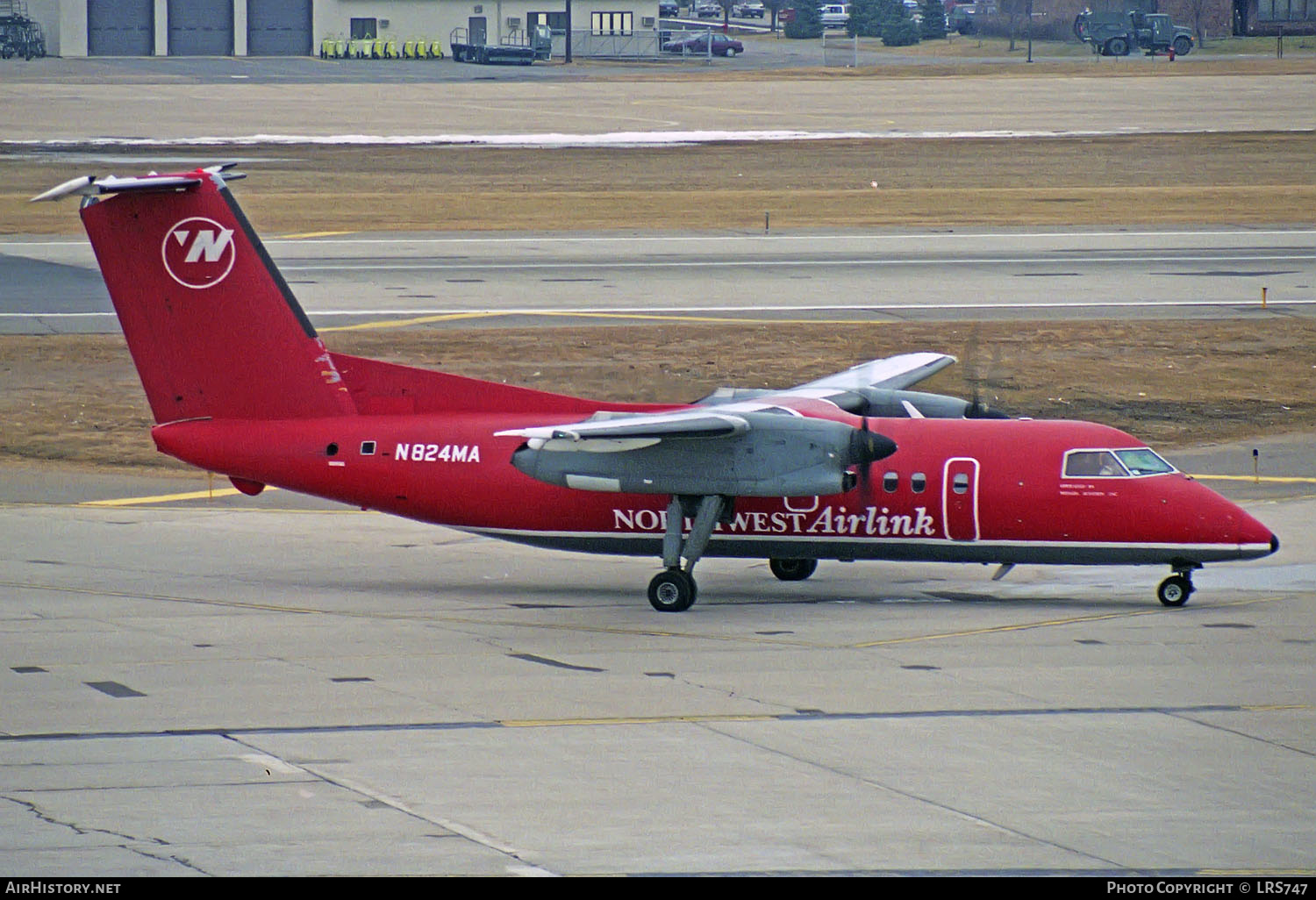 Aircraft Photo of N824MA | De Havilland Canada DHC-8-102A Dash 8 | Northwest Airlink | AirHistory.net #247488