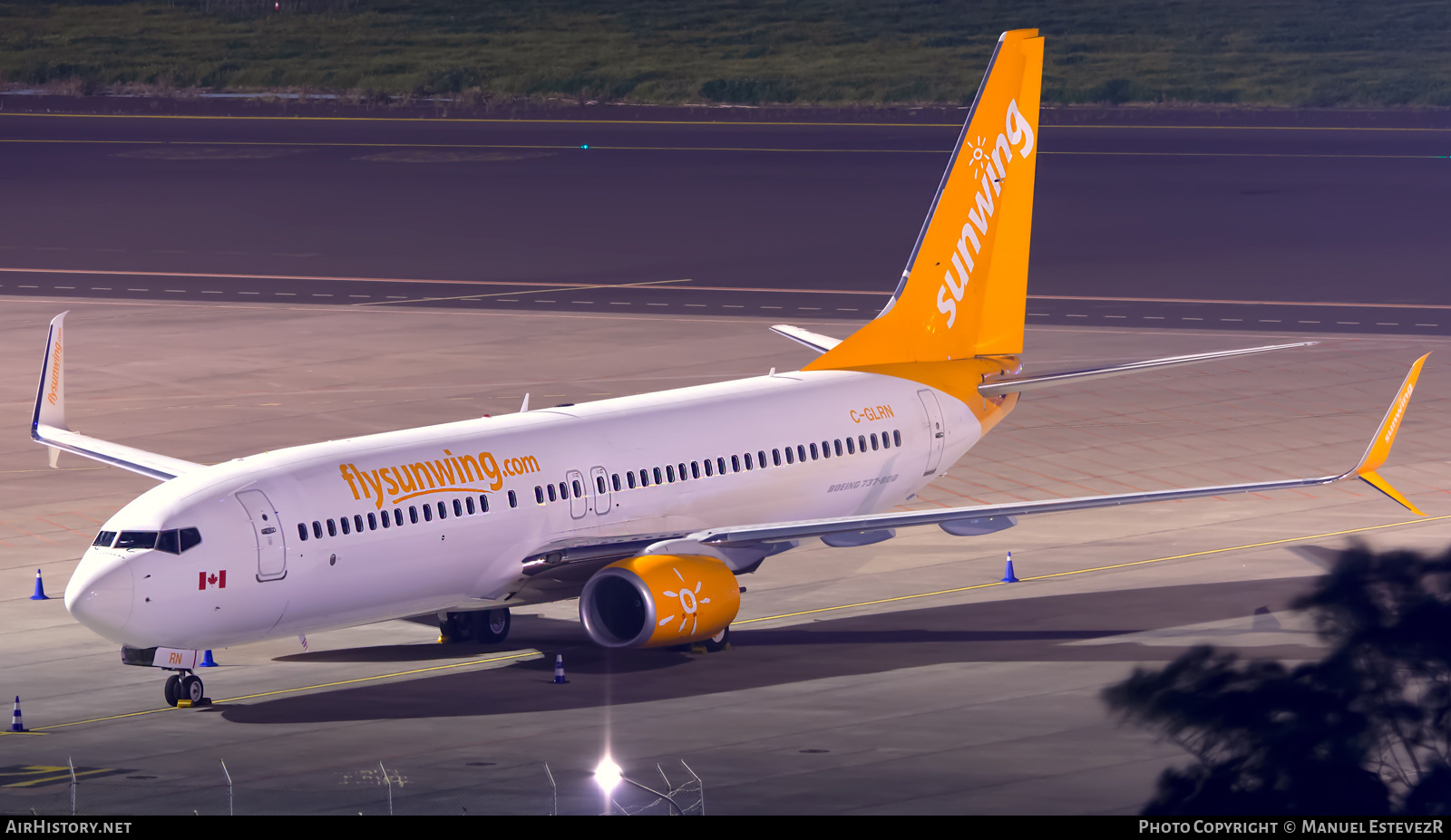 Aircraft Photo of C-GLRN | Boeing 737-800 | Sunwing Airlines | AirHistory.net #247727