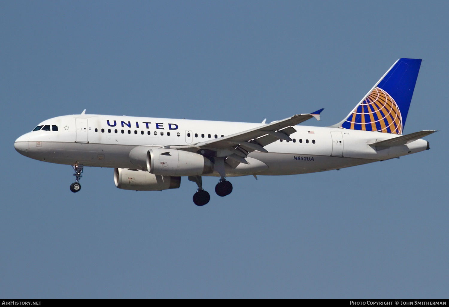 Aircraft Photo of N852UA | Airbus A319-131 | United Airlines | AirHistory.net #248018