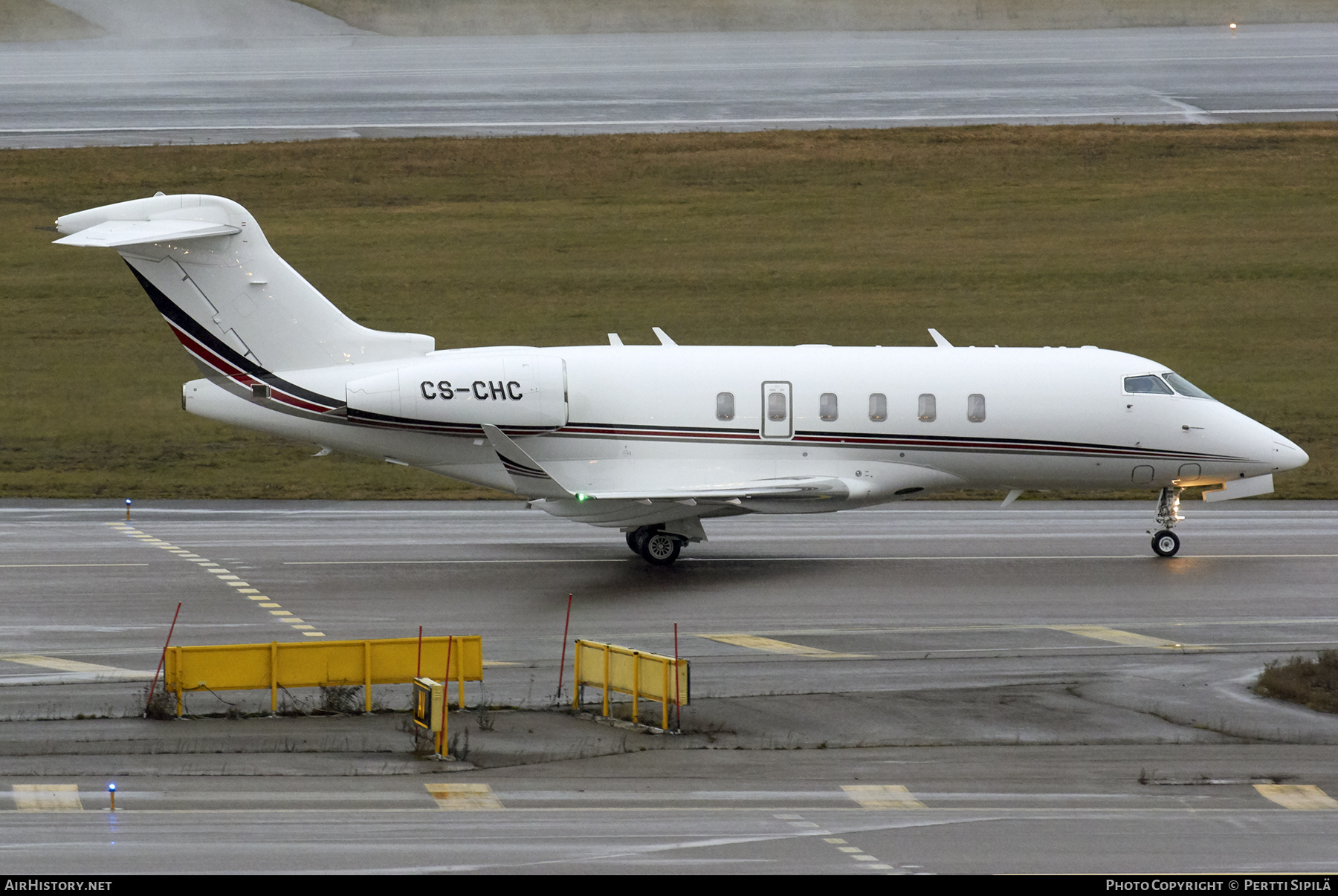 Aircraft Photo of CS-CHC | Bombardier Challenger 350 (BD-100-1A10) | AirHistory.net #248063