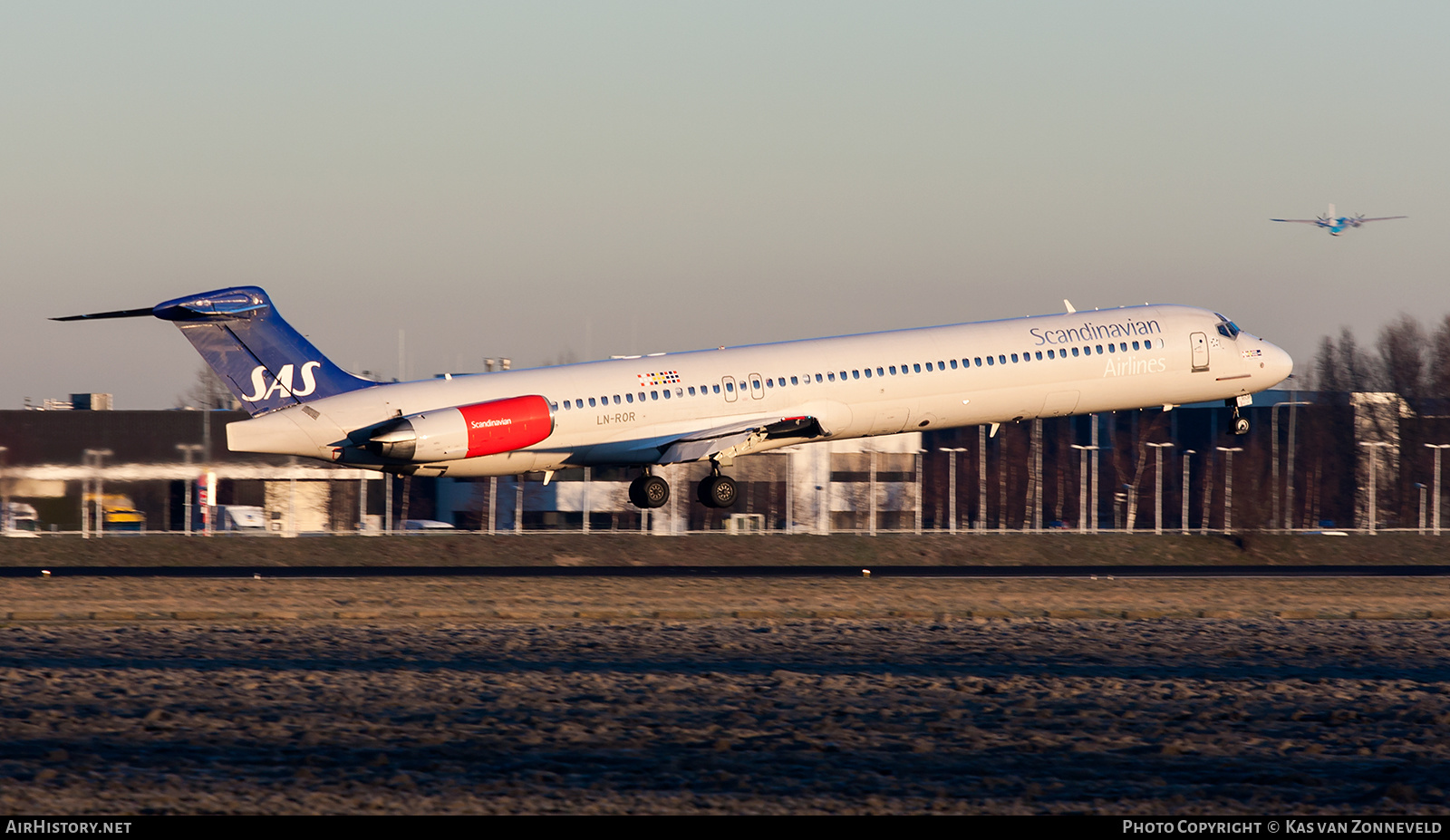 Aircraft Photo of LN-ROR | McDonnell Douglas MD-82 (DC-9-82) | Scandinavian Airlines - SAS | AirHistory.net #248184