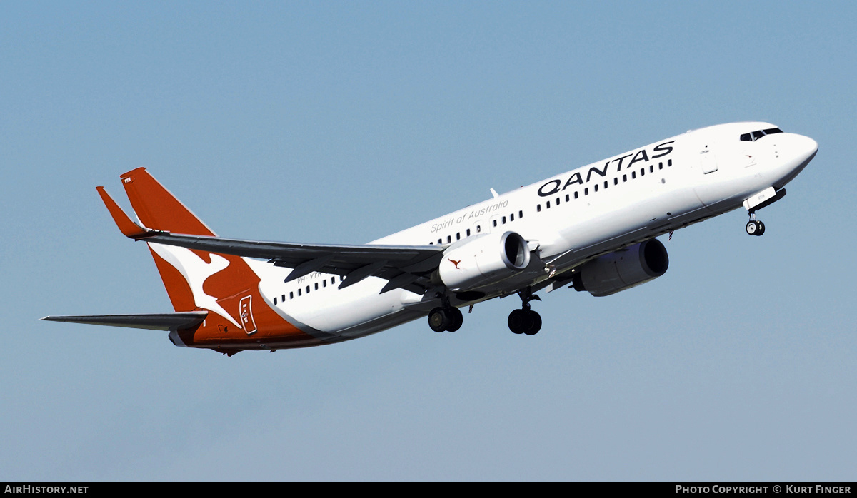 Aircraft Photo of VH-VYH | Boeing 737-838 | Qantas | AirHistory.net #248185