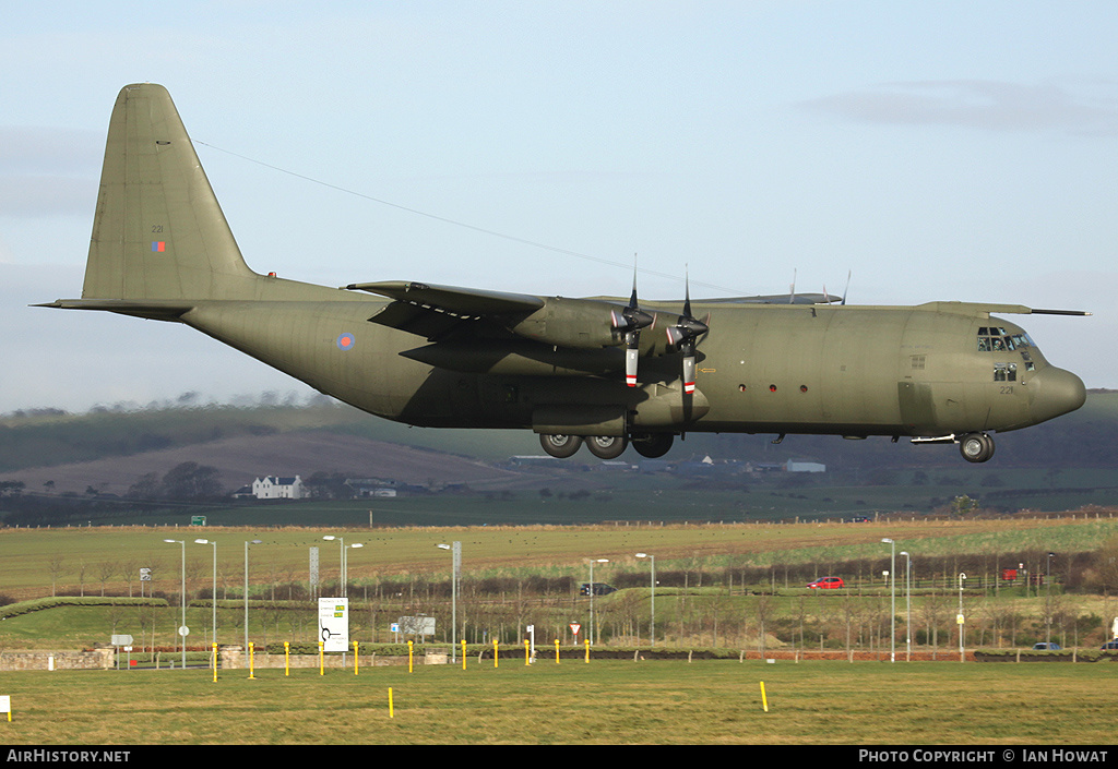Aircraft Photo of XV221 | Lockheed C-130K Hercules C3 (L-382) | UK - Air Force | AirHistory.net #248284
