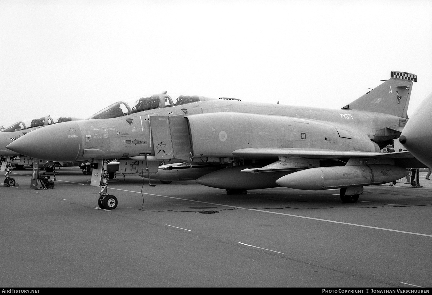 Aircraft Photo of XV571 | McDonnell Douglas F-4K Phantom FG1 | UK - Air Force | AirHistory.net #248452
