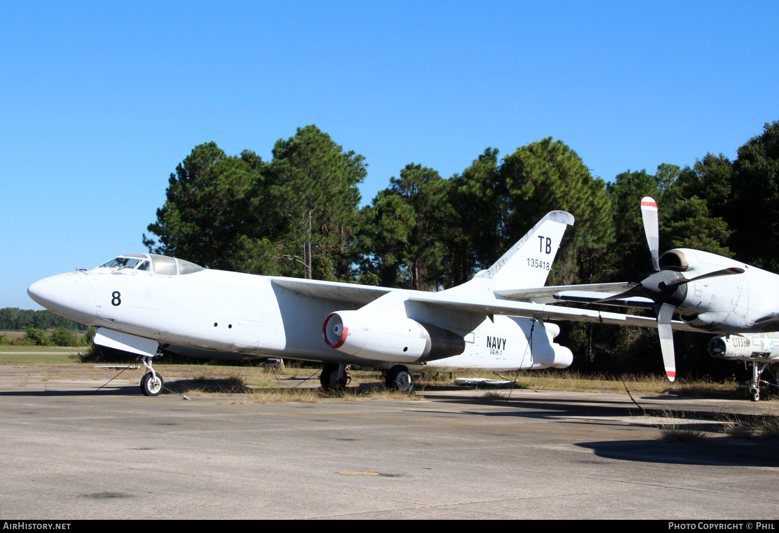 Aircraft Photo of 135418 | Douglas EA-3A Skywarrior | USA - Navy | AirHistory.net #248468