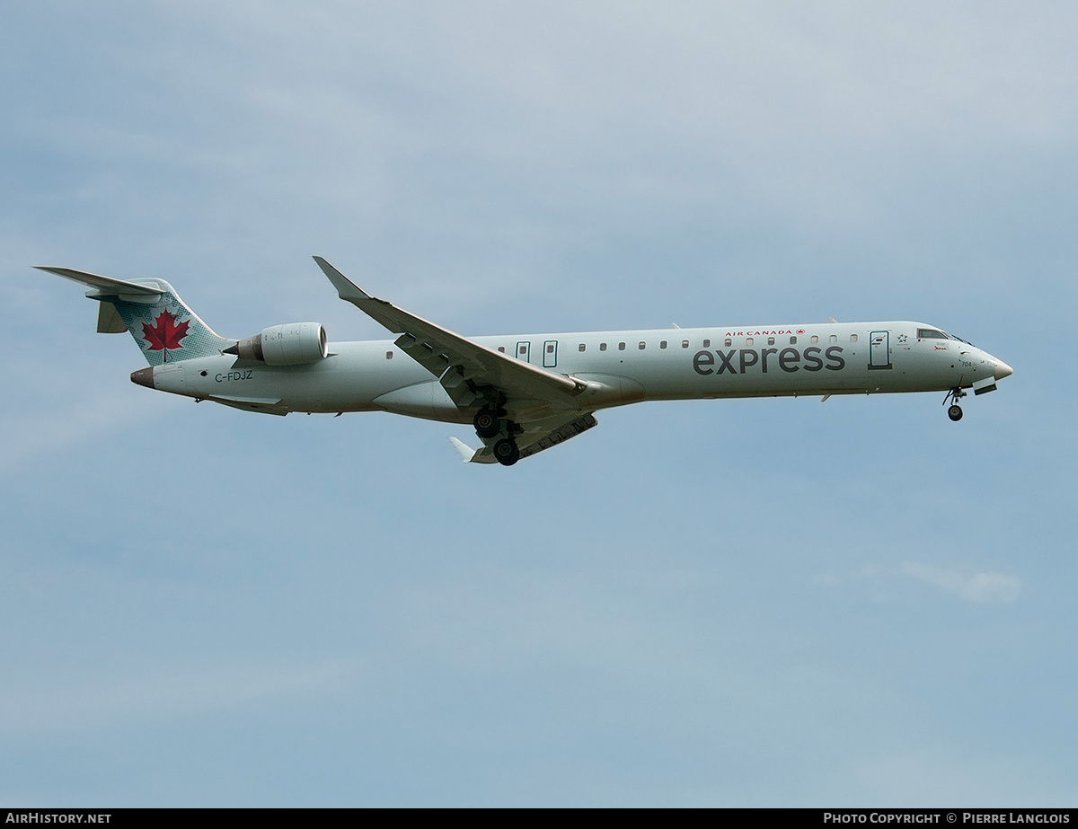 Aircraft Photo of C-FDJZ | Bombardier CRJ-705 (CL-600-2D15) | Air Canada Express | AirHistory.net #248604