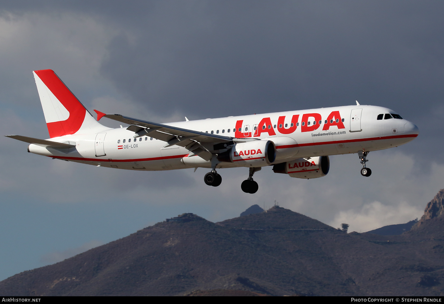 Aircraft Photo of OE-LOX | Airbus A320-232 | Laudamotion | AirHistory.net #248719