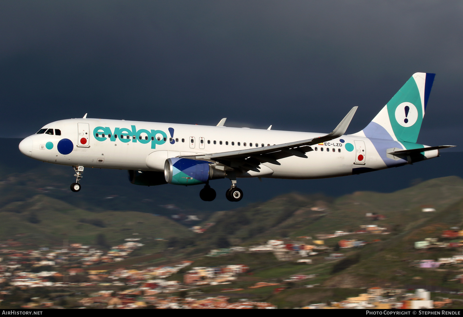 Aircraft Photo of EC-LZD | Airbus A320-214 | Evelop Airlines | AirHistory.net #248759