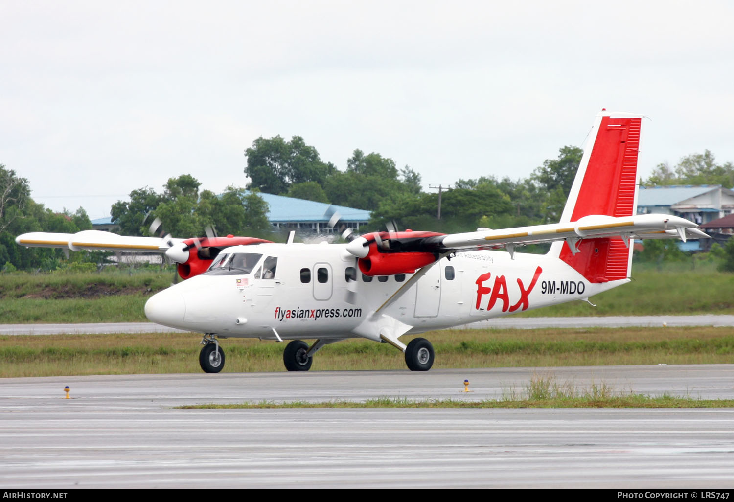 Aircraft Photo of 9M-MDO | De Havilland Canada DHC-6-300 Twin Otter | Fly Asian Express - FAX | AirHistory.net #249131