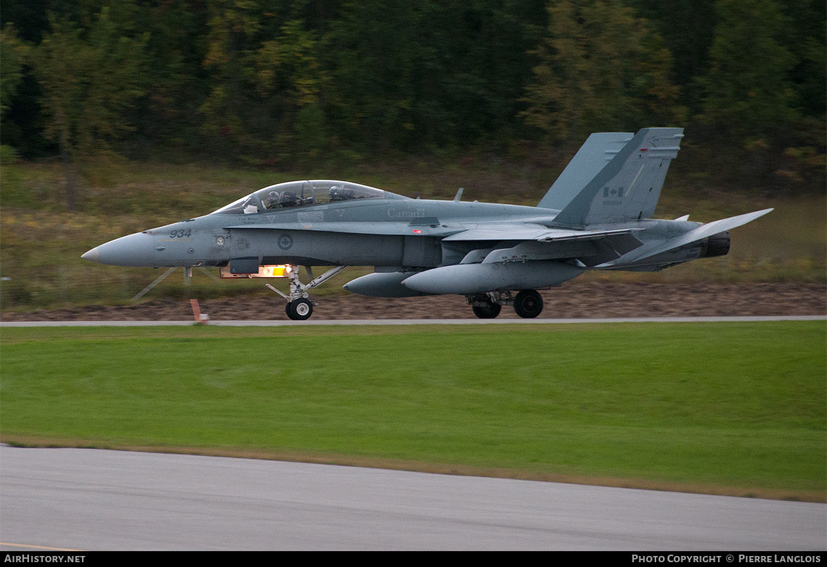 Aircraft Photo of 188934 | McDonnell Douglas CF-188B Hornet | Canada - Air Force | AirHistory.net #249150