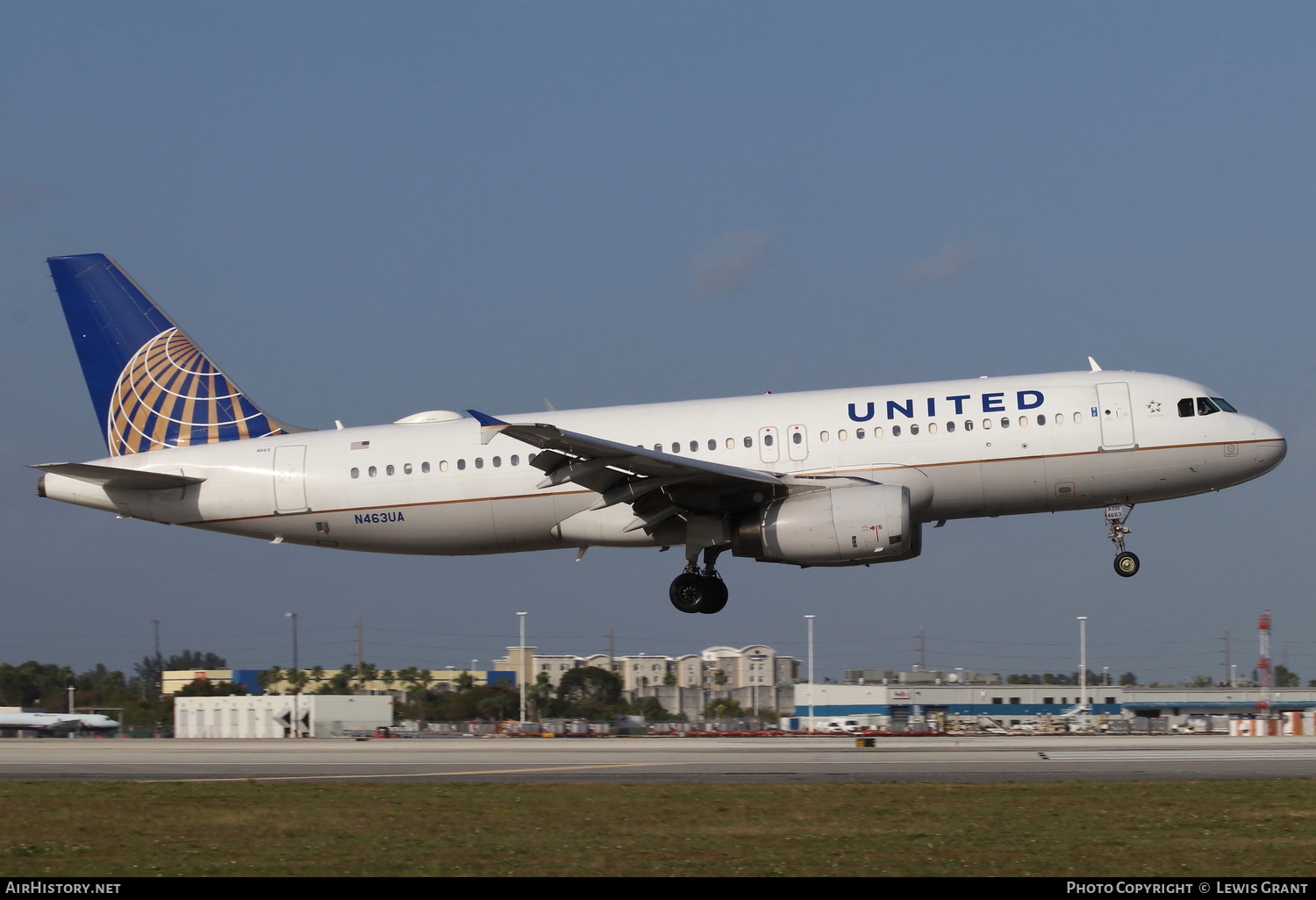 Aircraft Photo of N463UA | Airbus A320-232 | United Airlines | AirHistory.net #249209