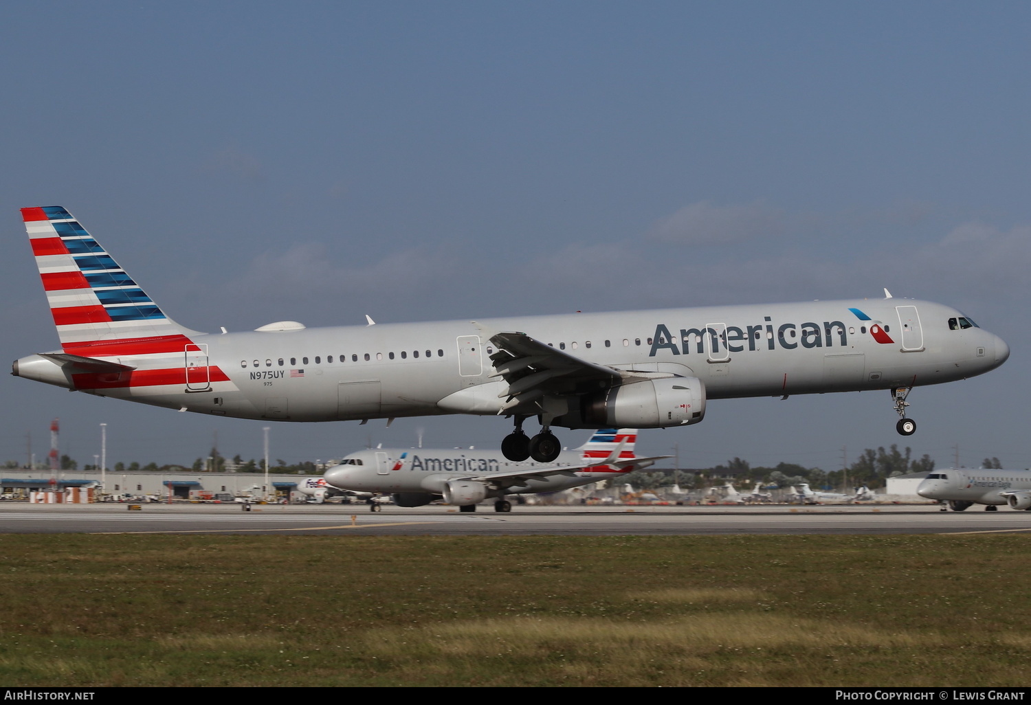 Aircraft Photo of N975UY | Airbus A321-231 | American Airlines | AirHistory.net #249213