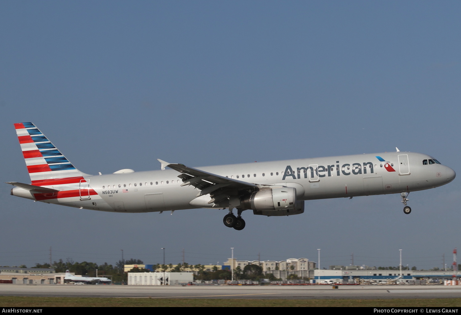 Aircraft Photo of N583UW | Airbus A321-231 | American Airlines | AirHistory.net #249284